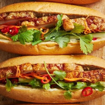  Bánh Mì Phủ Tiêm: Từng Miếng Bánh Giòn Rụm Chứa Đầy Lòng Ước Nguyện Của Người Thợ, Và Sự Tinh tế của Thịt Xá Xiên Sợi