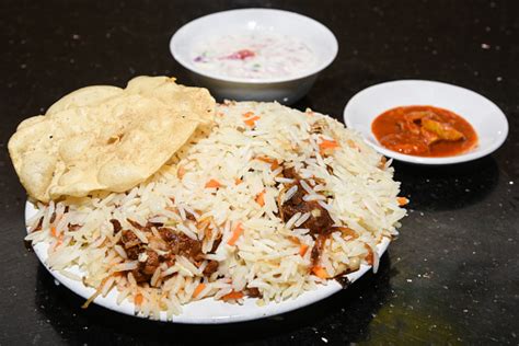  Biryani Thịt Cừu: Một Món Ăn Ngon Miệng Rất Khó Quên Lãng Mạn!