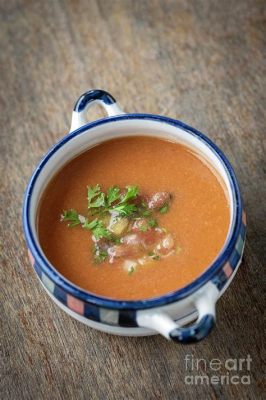  Gazpacho - Một Cú Hồi Sinh Lạnh Lẽo Cho Nắng Nóng Seville!